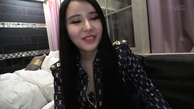Want to try becoming my pet? Iâll make you cum over and over again until I get bored, dragging you around on a leash during a perverted date.