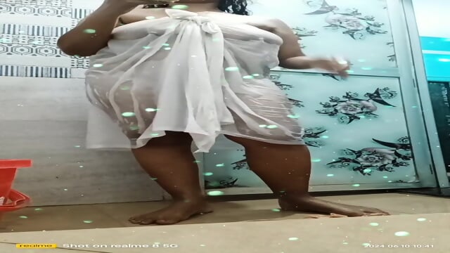 hot IG married milf @supriyasin578 show nude bathing