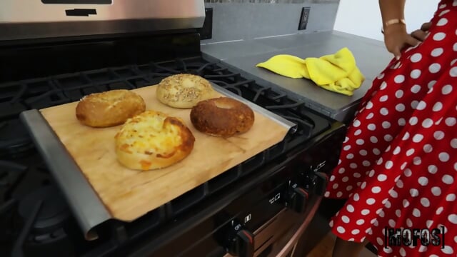 Bombshell Rachel Starr Showing Her First Class Riding Skills