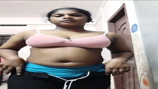 Beautiful Bengali Hotel Staff Nude Show!