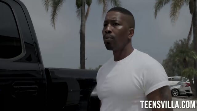 Clout Seth Gamble, Anna Claire Clouds