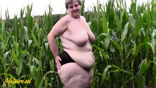 Hairy Mature BBW Tina Plays With Her Huge Ass & Fat Pussy In A Corn Field