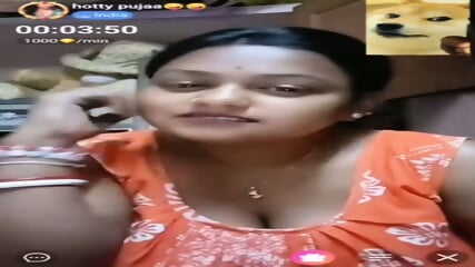 Beautiful Bengali POOJA Bhabhi Chamet Live Show