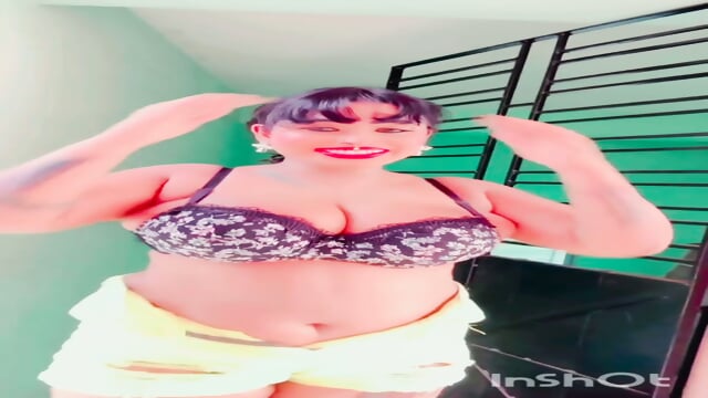 IG Hot Bold Model@shilpa_official_6.9 Sexy Cleavage Show