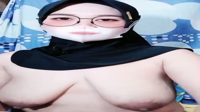 Tante widya hijab kocok pake timun papaya
