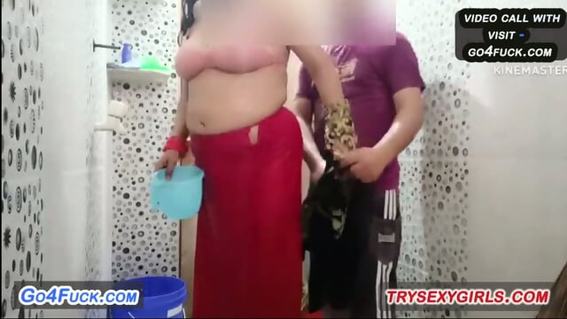 Kolkata wali Aunty ko Nahate Hue ChodKolkata wali aunty ko Nahate Hue Choda bhaiya nea bhaiya ne