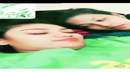 Desi Lesbian Sisters Performing Oral Sex On Video Call~ Viral MMS!ð±