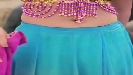 Meena navel show ððð