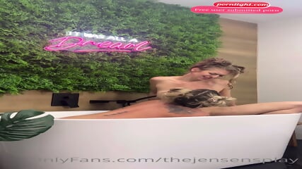 Porntight - Going on a business trip with the female boss less, the secretary has to be the mistress