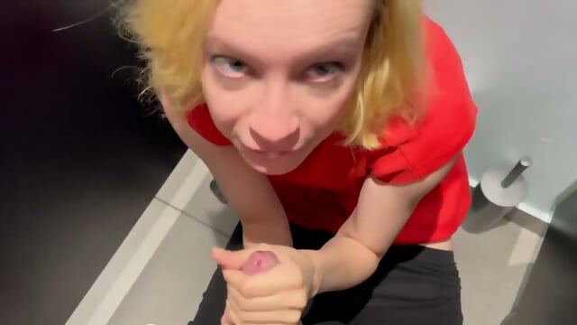 Horny GF Fucked At The Mall
