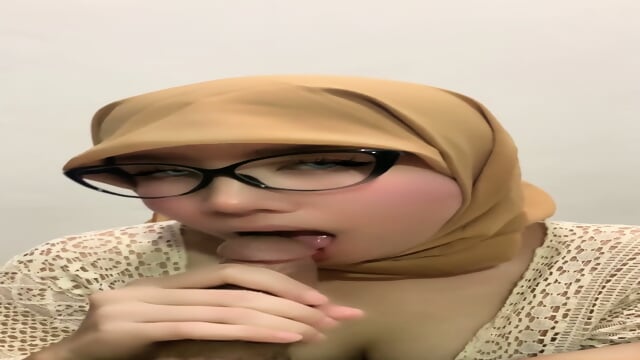 Hijab Cantik Sepong Kontol Pacar https://jpst.it/4nFy_