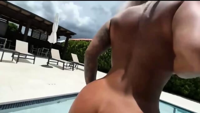 Insane Body At The Pool - Screenshot 6 of 15 - Redhead