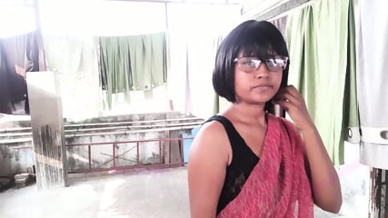 085 ভাড়া দিতে না পারায় মালকিন বৌদি কে চুদতে লাগলো