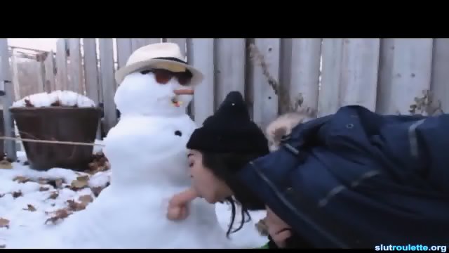 Canadian Teen Fucks Snowman - EPORNER