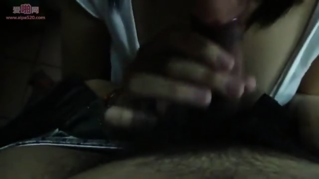 girlfriend help me blowjob at bathroom