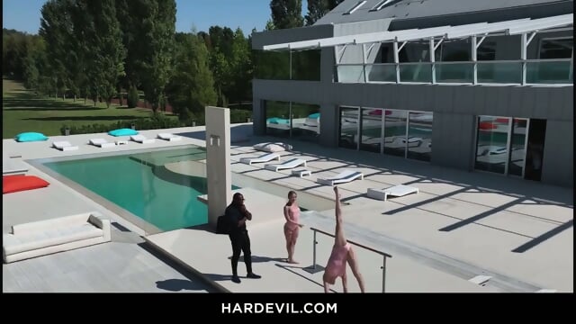 Mia Split And Alexa Flexy Acrobatic Anal Threesome