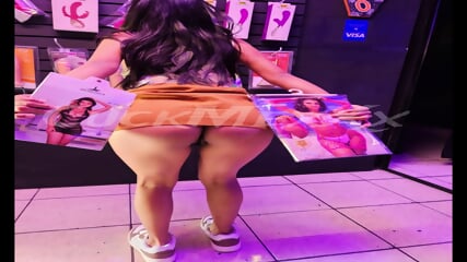 CuckMexxx Mildred es una zorra con sus clientes