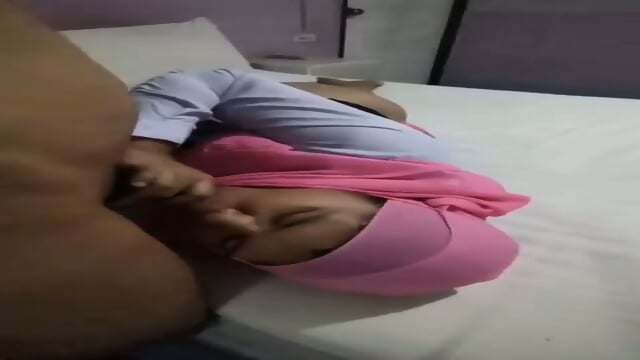 Skandal pegawai hijab selingkuh