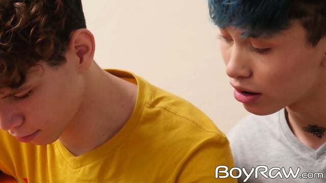 Melo Prince demolishes the asshole of pierced twink Junior Jones