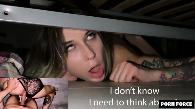 Get Stuck Get Fucked - Screenshot 3 of 15 - Petite