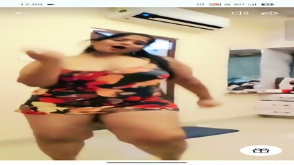 Tango Anu hot show