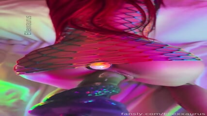 POV petie dildo fuckmachine