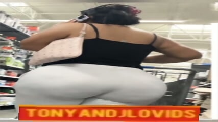 Amateur big butt moms