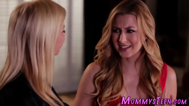 Blonde milf gets rimmed