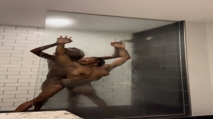 MORE CHOCOLATE WOMEN 16