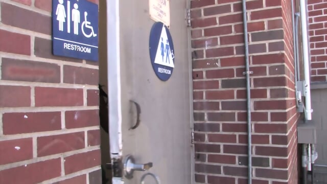 Kerry Louise – Gloryhole