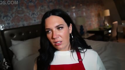 Smiths Employee Quits Job After Meeting Rich Sugar Dadd