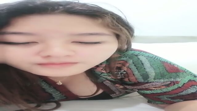 Mahasiswi cantik ngentot di kostan