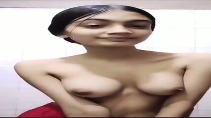 18-year-old girl records her nude MMS for her lover