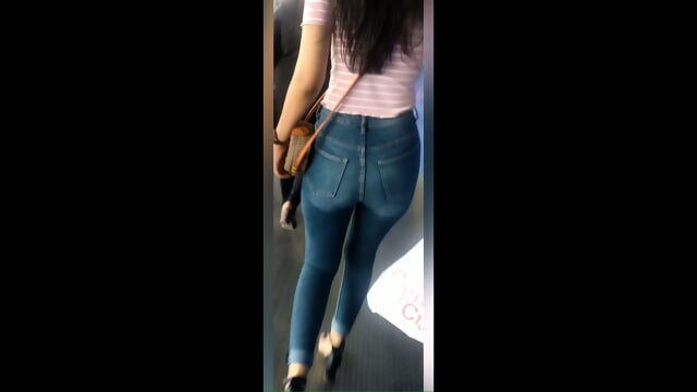 Candid Girl Perfect Tight Jeans Butts Showing Curve 4k PART 4