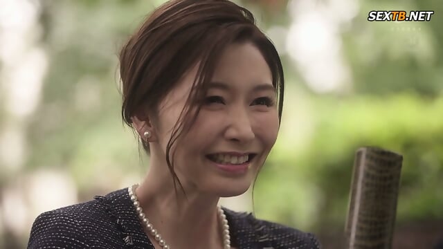 (Eng Sub) Stepmother’s Sensual Graduation Gift – Ryo Ayumi