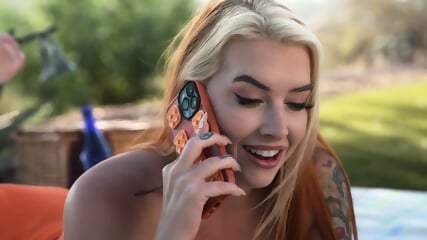 [LoveHerFeet] Cubbi Thomp$on Fateful Encounter