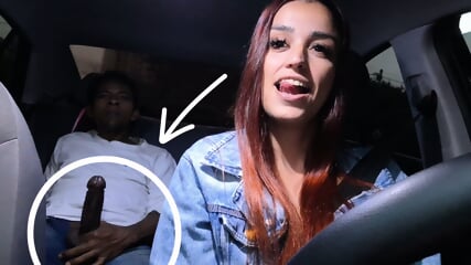 Safada motorista de aplicativo flagra passageiro dotado