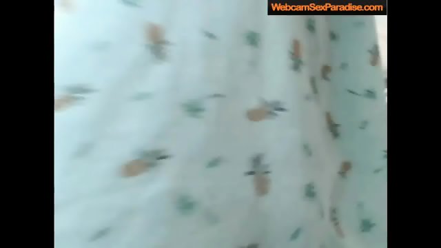 Young chick teases with her ass