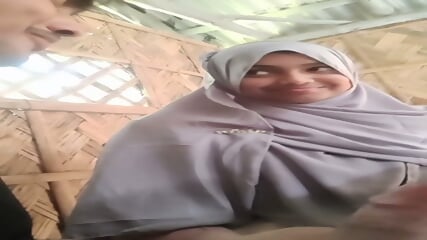 Cute Hijabi GF Sucking Dick Outdoor Viral 03 Clips