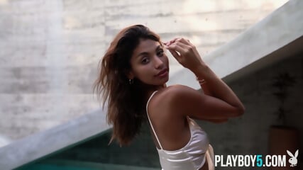 Tiny Mexican teen beauty Carolina Reyes strips naked outdoor