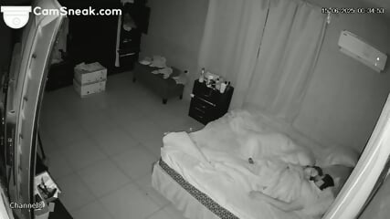 IPCAM - Couple fucks in bed at midnight