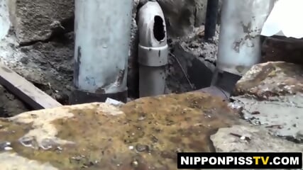 These Asians crave pee pause but voyeurs always lurk near