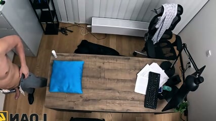 right foot forward for the cash