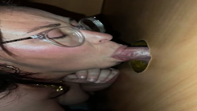 Princess Melissa with 2 cocks at the gloryhole