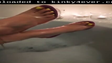 Amateur Babe Taking A Bubble Bath In Her Sexy High Heels  Kinky4Ever