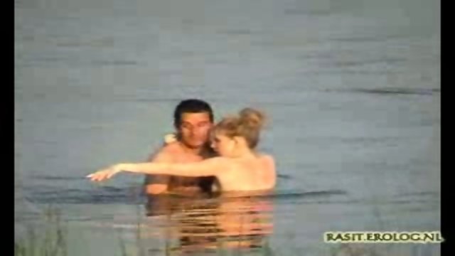 Voyeur spy cam caught couple in the lake