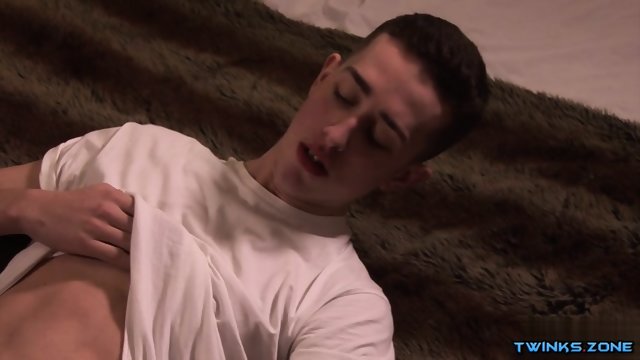 Euro twink anal sex with cumshot