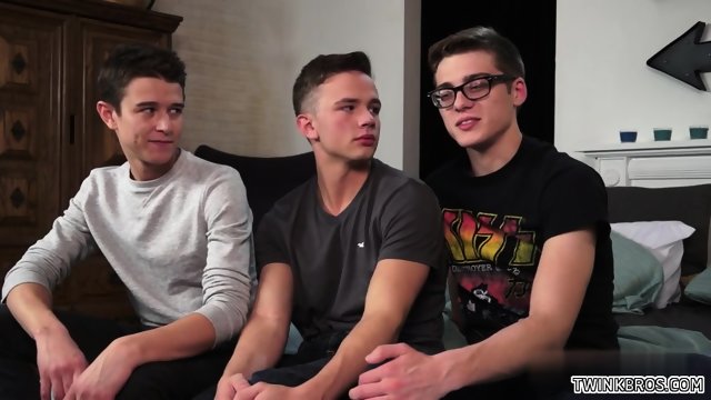 Hot twink threesome and cumshot