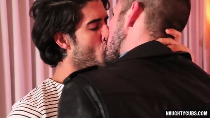 Big Dick Gay Oral Sex And Cumshot