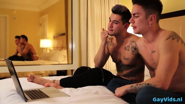Latin gay foot fetish and cumshot